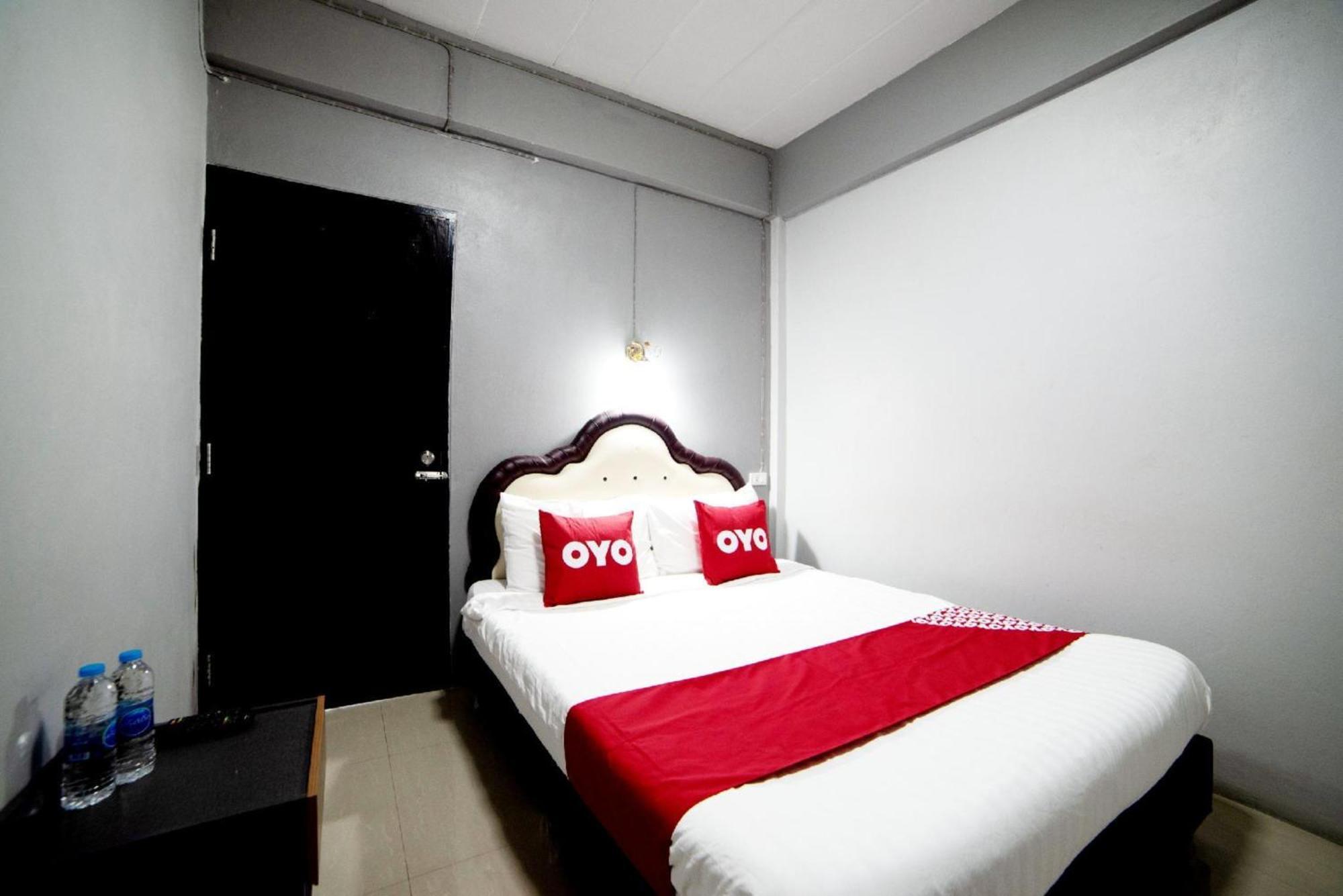 Oyo 465 Krung Kao Traveller Lodge Phra Nakhon Si Ayutthaya Esterno foto
