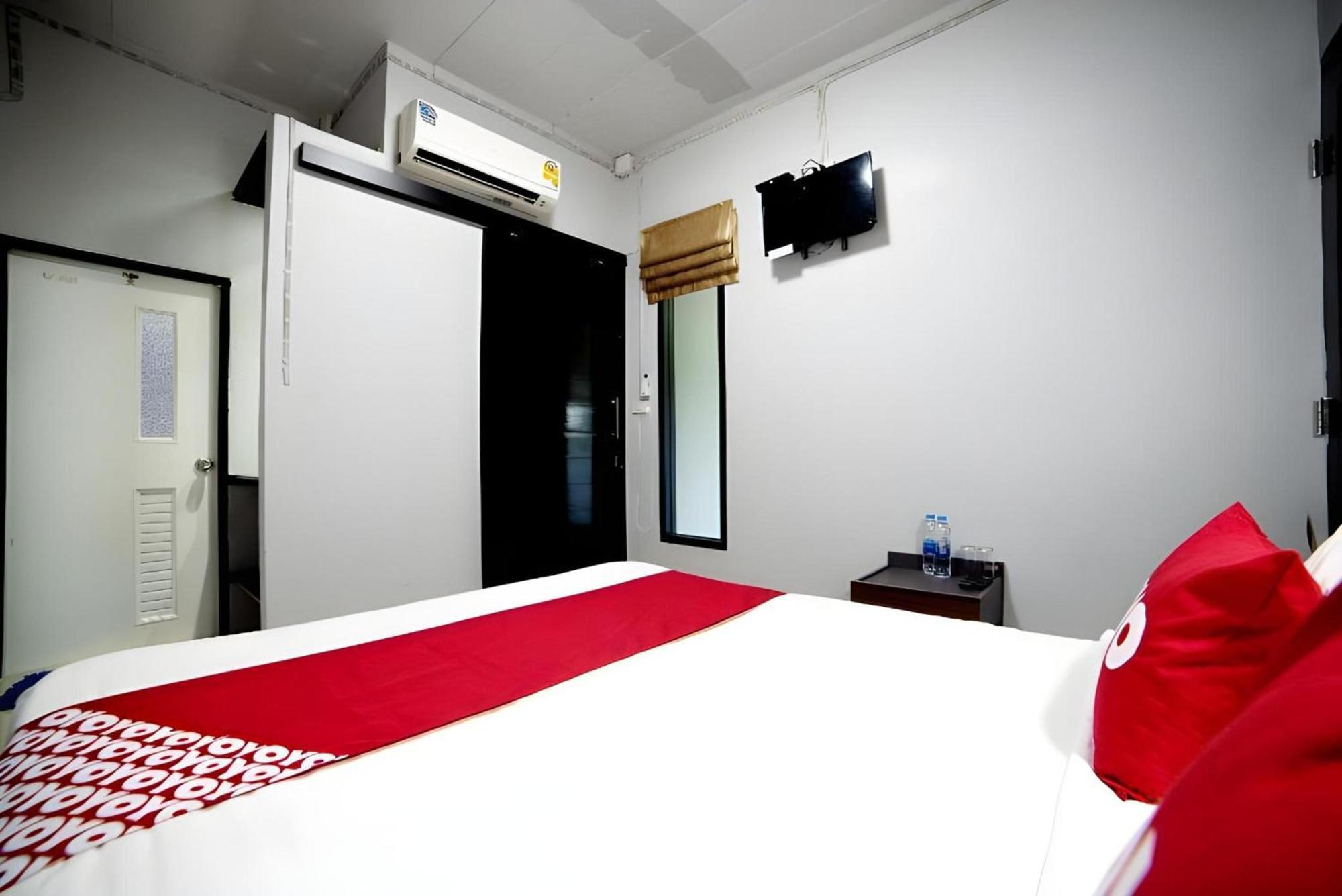 Oyo 465 Krung Kao Traveller Lodge Phra Nakhon Si Ayutthaya Esterno foto