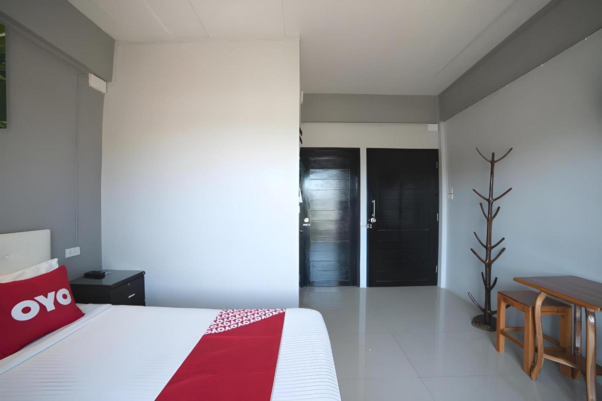 Oyo 465 Krung Kao Traveller Lodge Phra Nakhon Si Ayutthaya Esterno foto