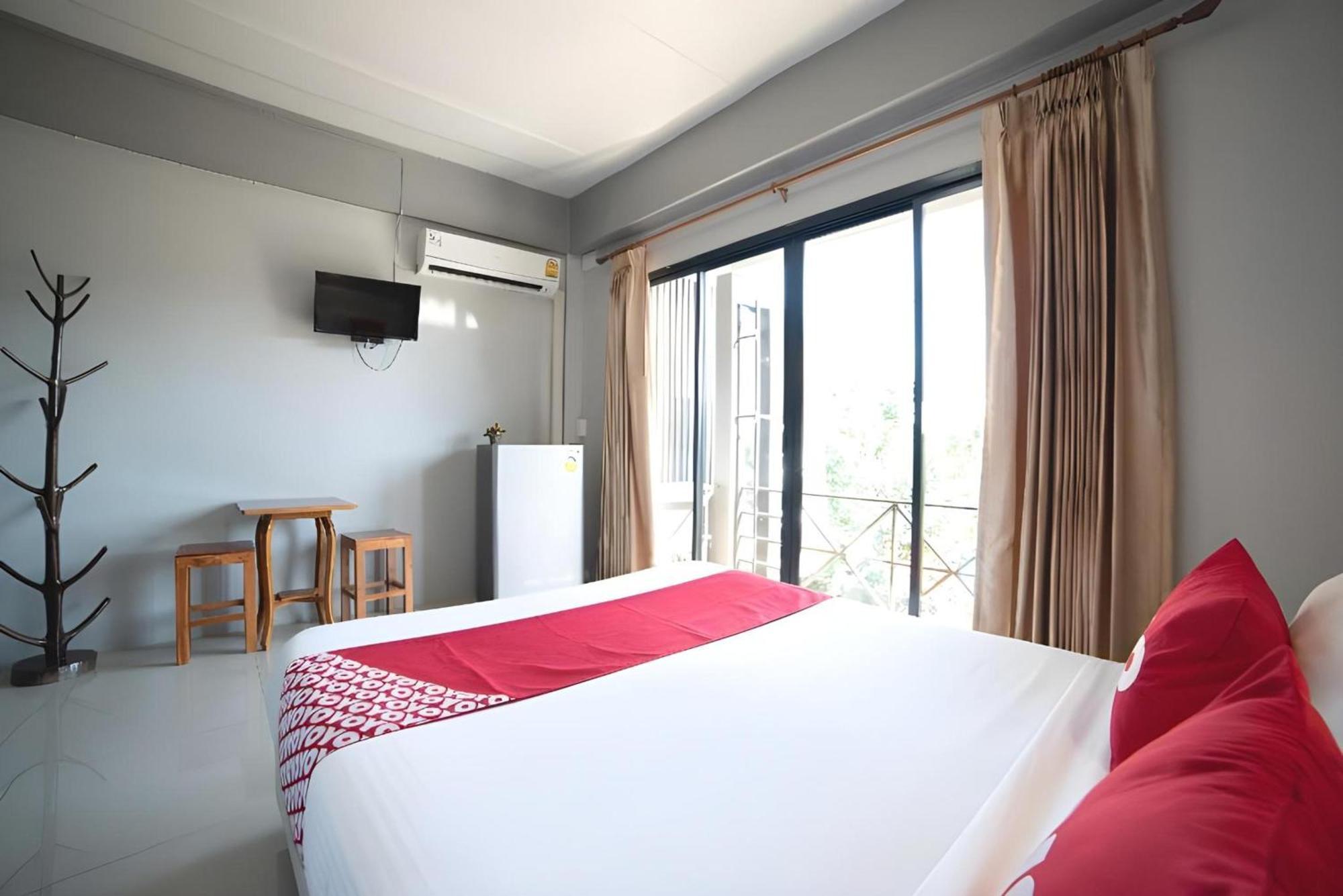 Oyo 465 Krung Kao Traveller Lodge Phra Nakhon Si Ayutthaya Esterno foto