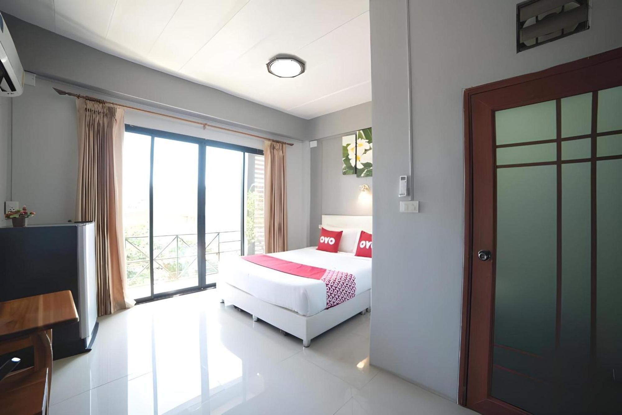 Oyo 465 Krung Kao Traveller Lodge Phra Nakhon Si Ayutthaya Esterno foto