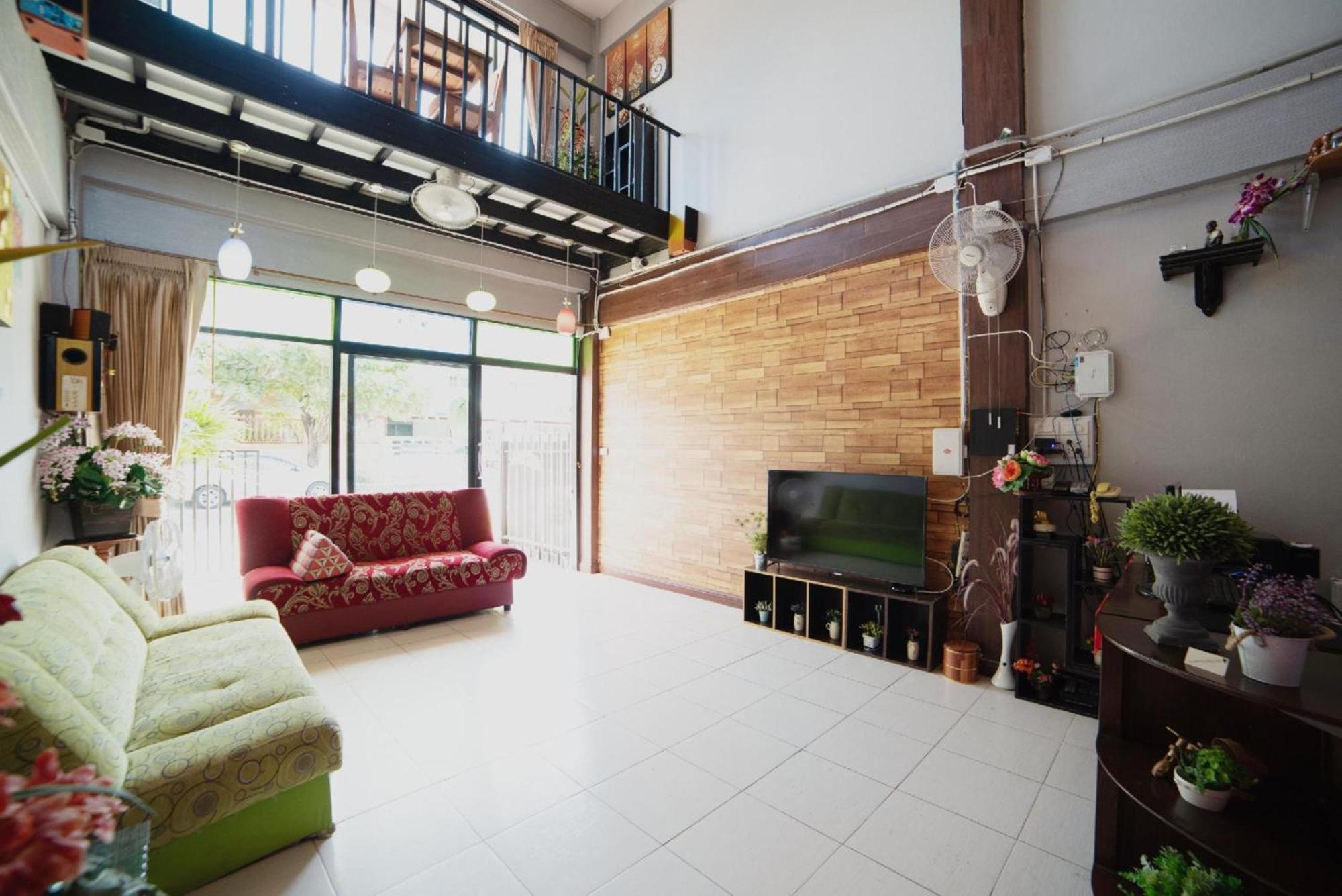 Oyo 465 Krung Kao Traveller Lodge Phra Nakhon Si Ayutthaya Esterno foto